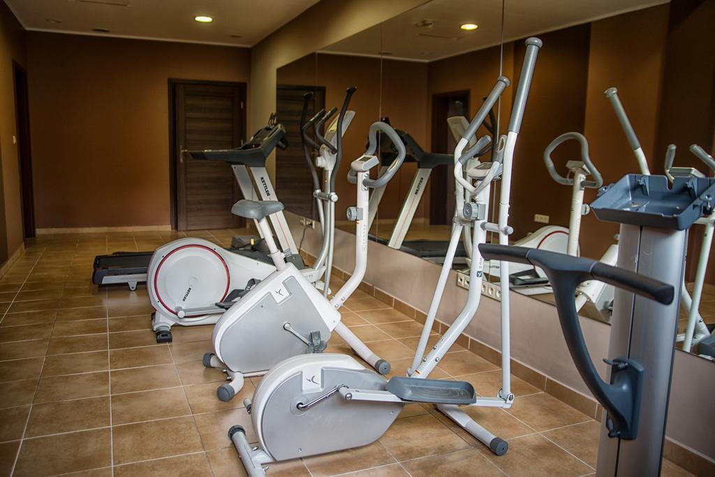 Hotel Novum & Spa Неполомице Экстерьер фото