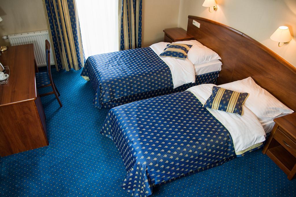 Hotel Novum & Spa Неполомице Экстерьер фото