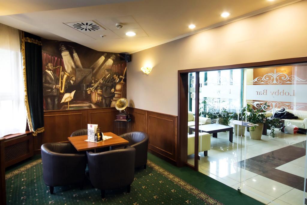 Hotel Novum & Spa Неполомице Экстерьер фото