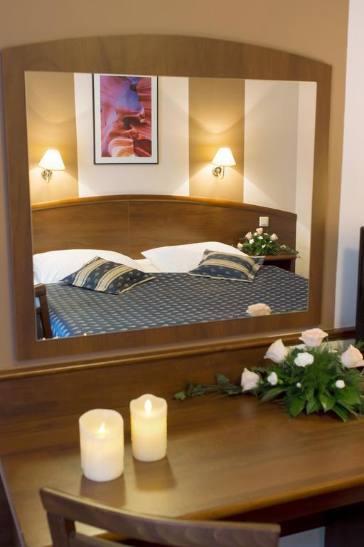 Hotel Novum & Spa Неполомице Экстерьер фото