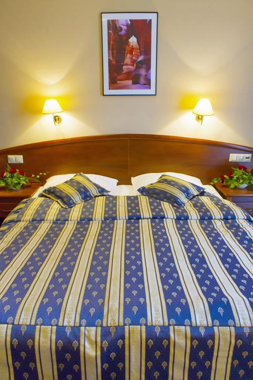Hotel Novum & Spa Неполомице Экстерьер фото